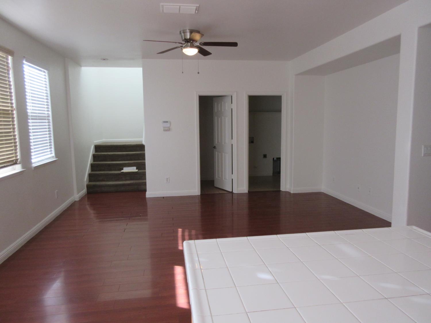 1016 Papaya St, Madera, CA 93638