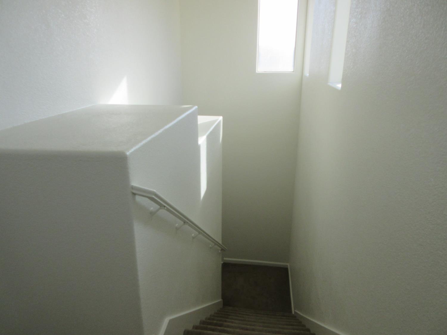 1016 Papaya St, Madera, CA 93638