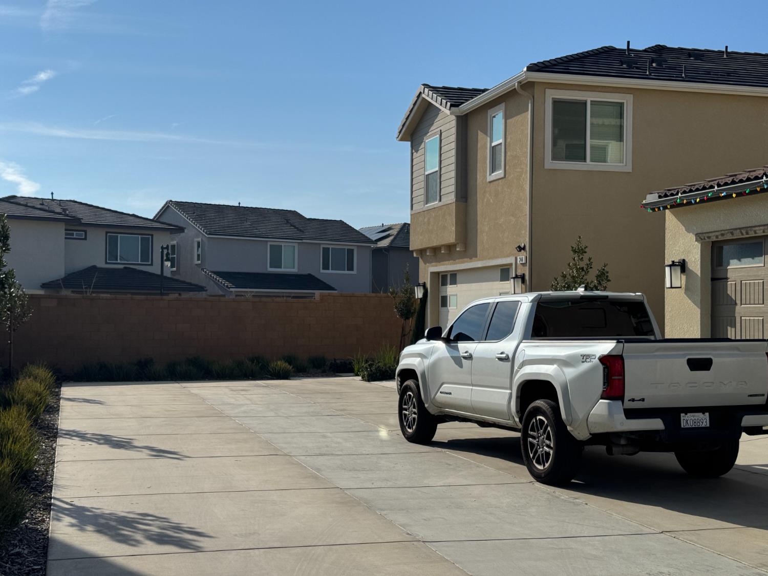 244 Arbor Dr S, Madera, CA 93636