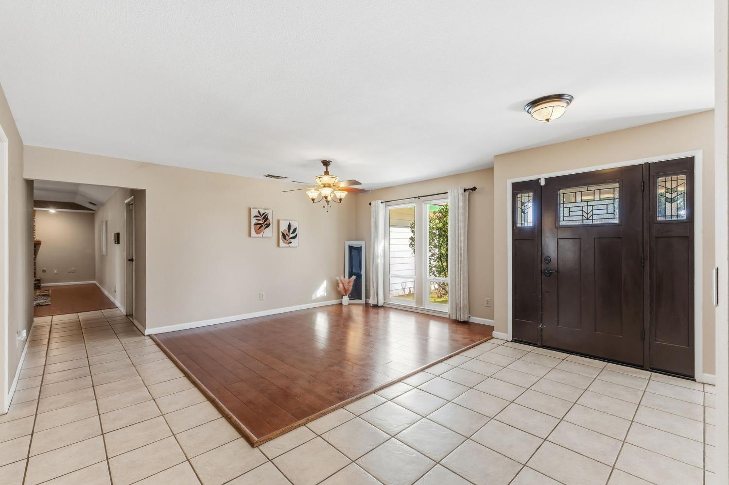 402 Mainberry Dr, Madera, CA 93637