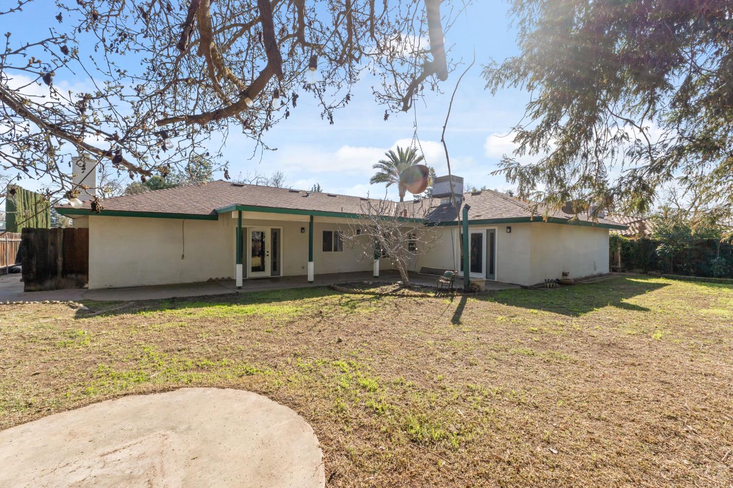 402 Mainberry Dr, Madera, CA 93637