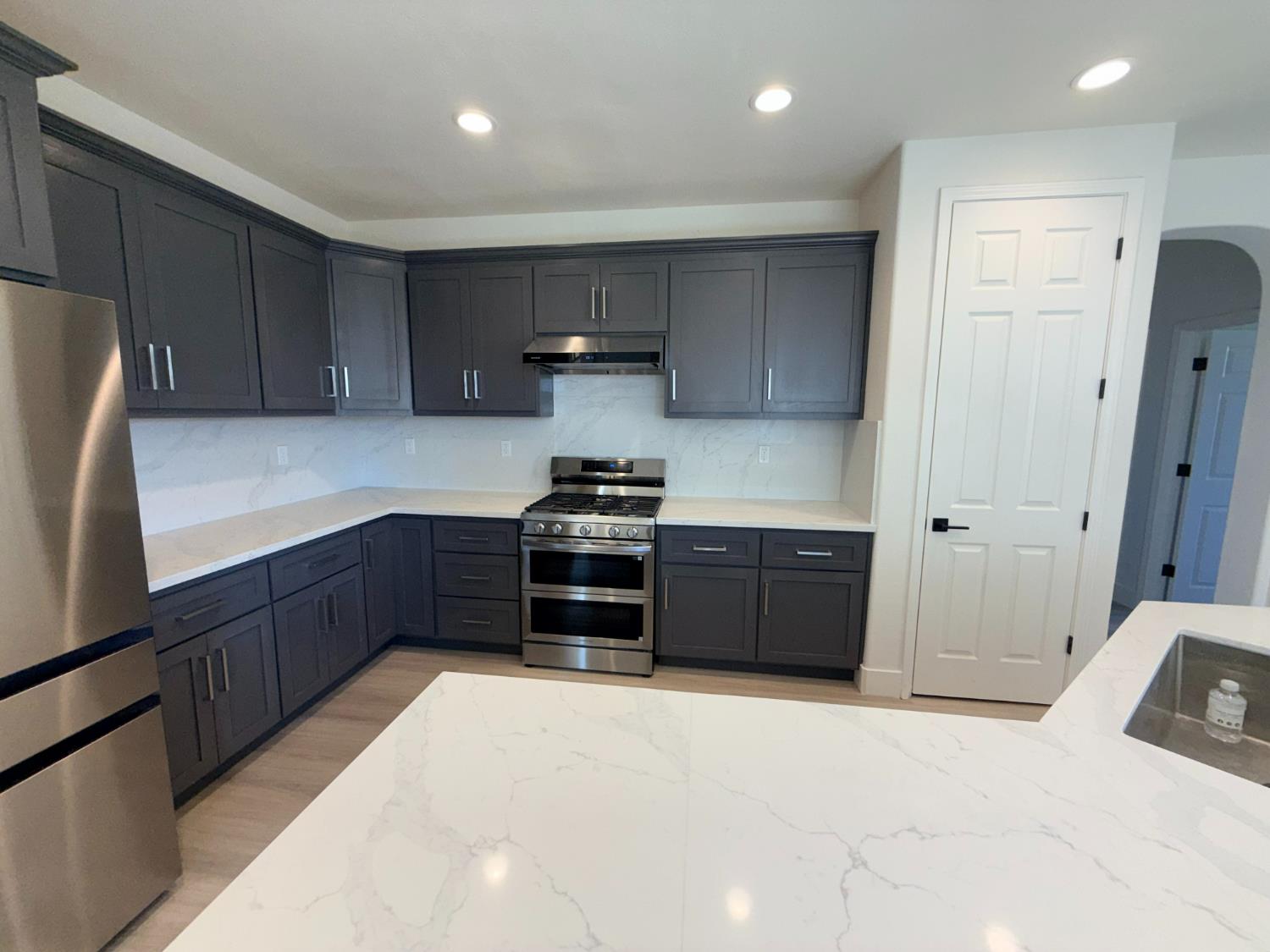 1977 Lemon Ave, Madera, CA 93637