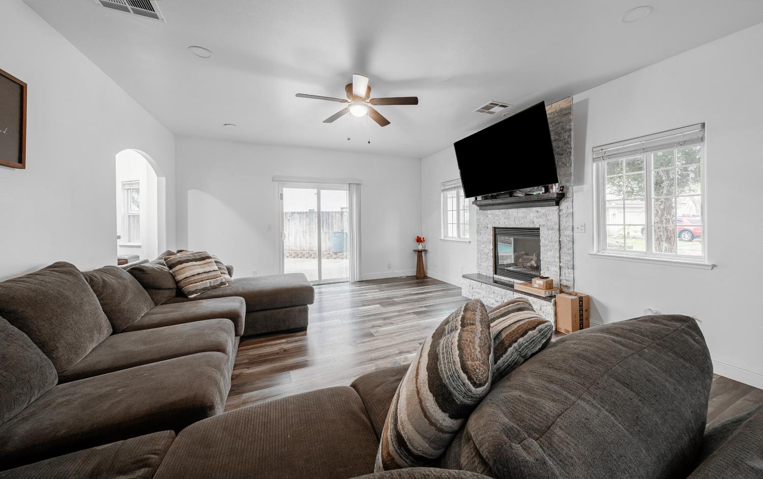 2632 Kimberly Dr, Madera, CA 93637