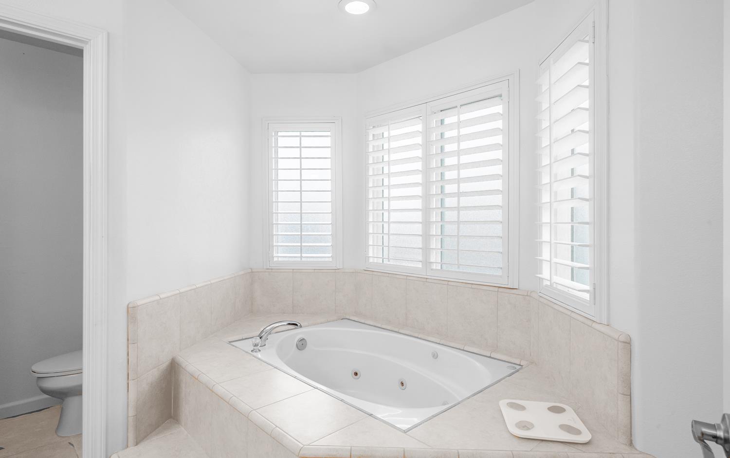 2632 Kimberly Dr, Madera, CA 93637