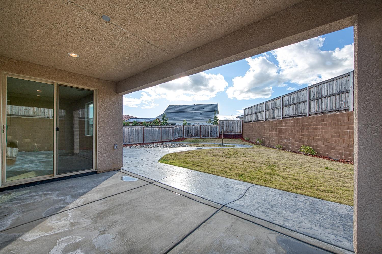 4338 Monarch Pl, Madera, CA 93636