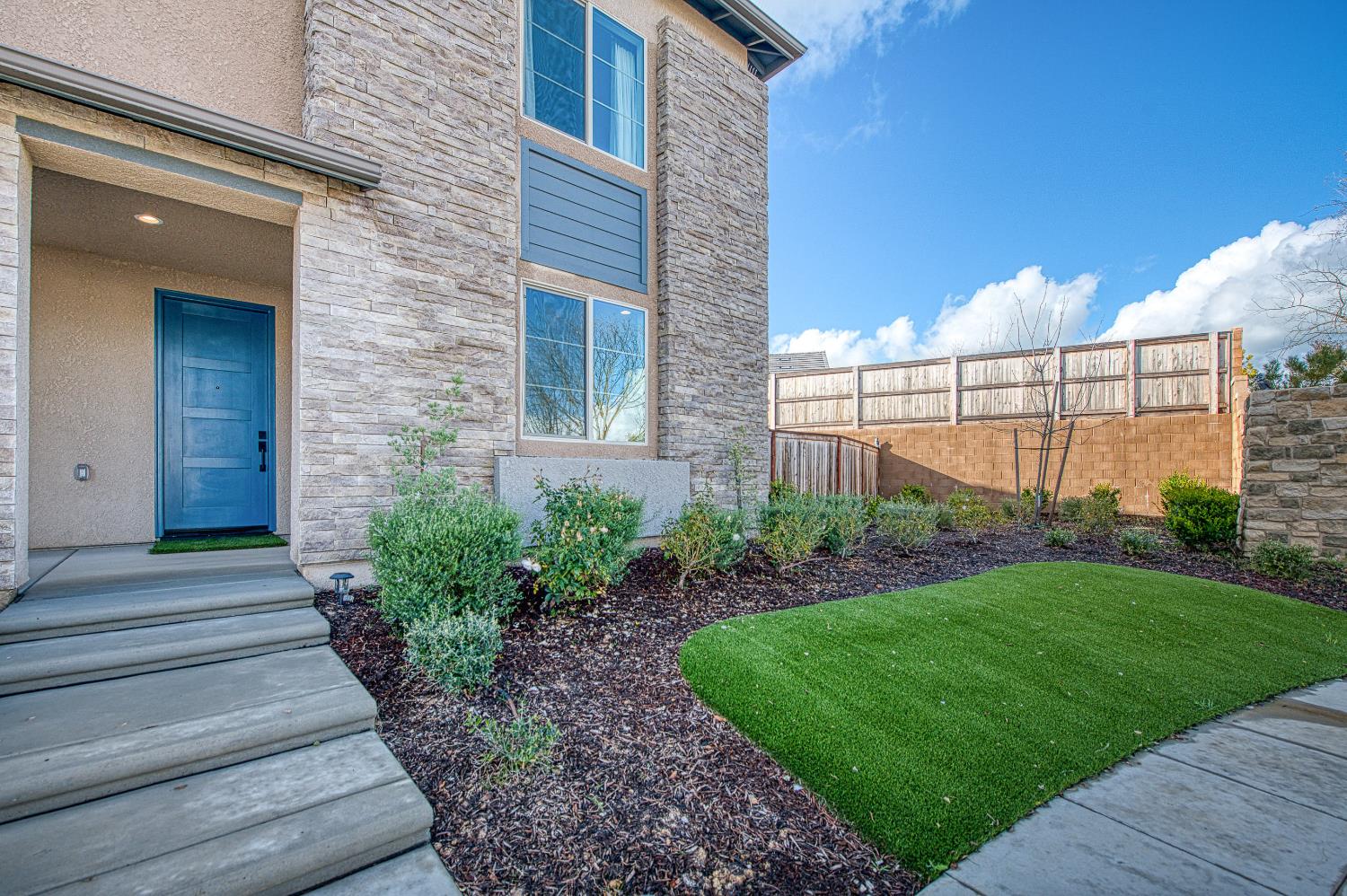 4338 Monarch Pl, Madera, CA 93636