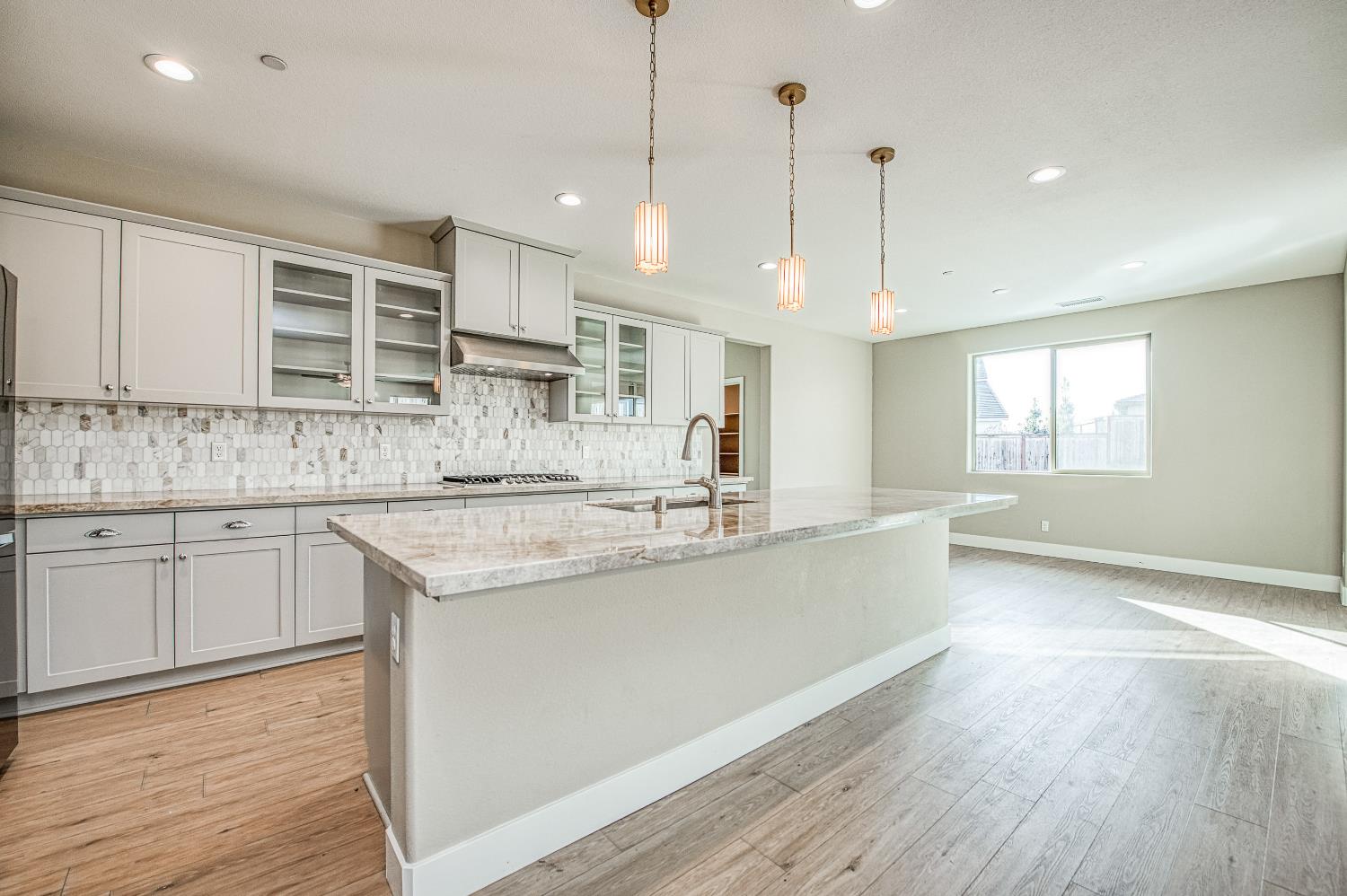 4338 Monarch Pl, Madera, CA 93636