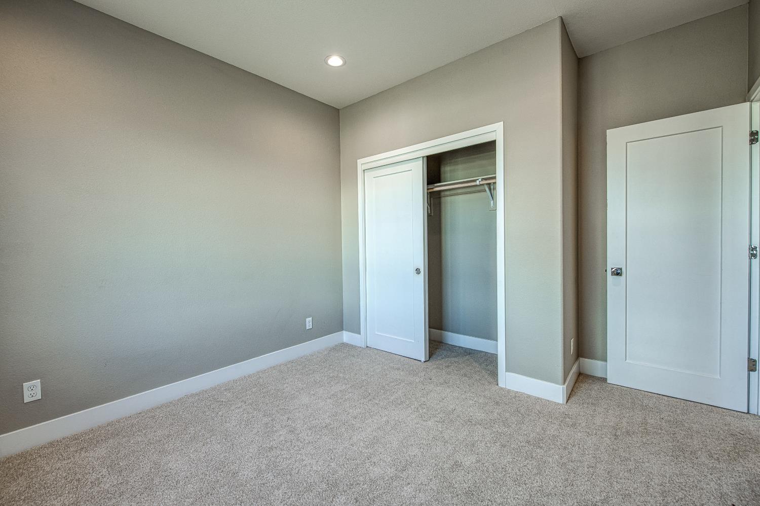 4338 Monarch Pl, Madera, CA 93636