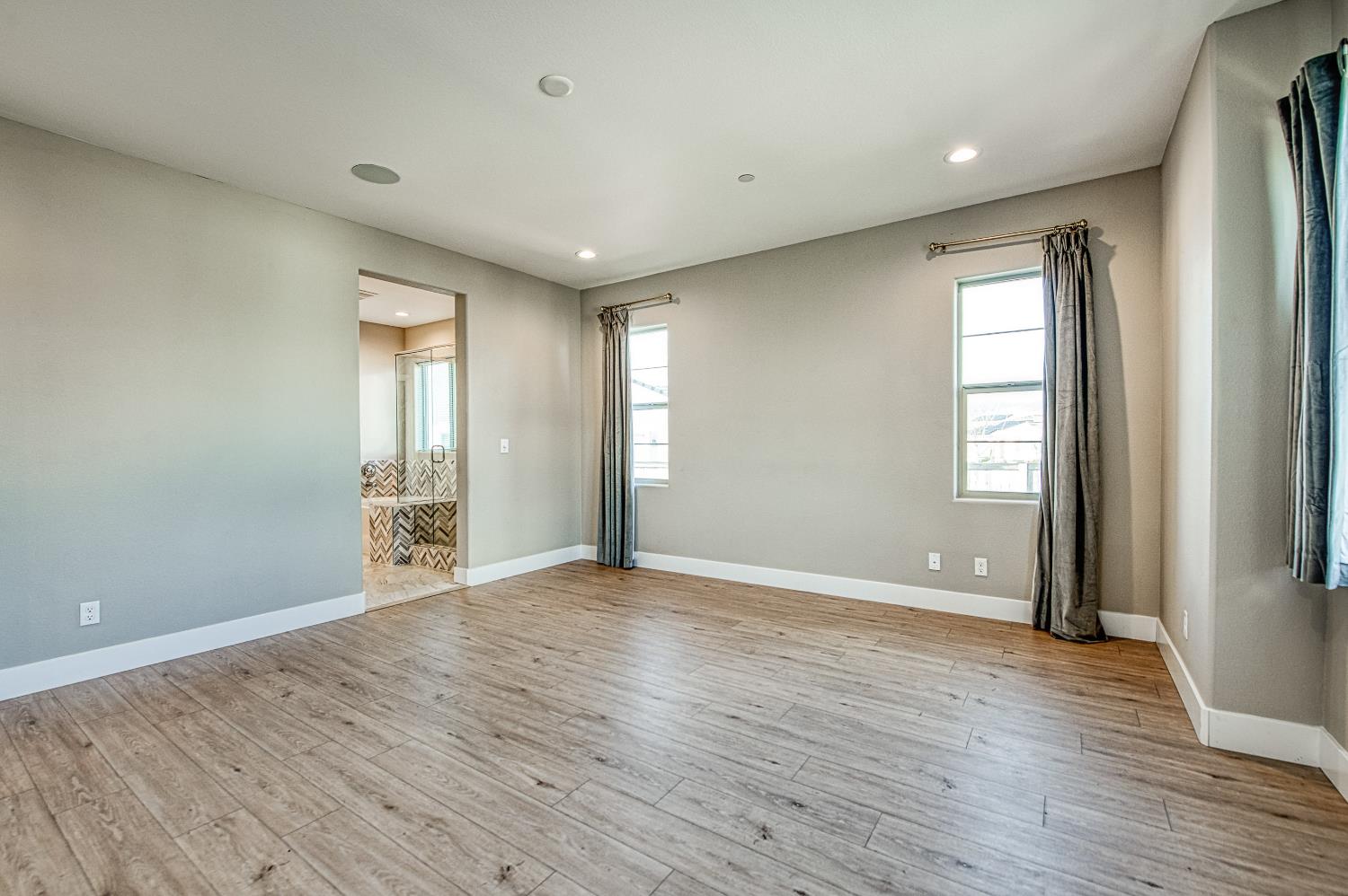 4338 Monarch Pl, Madera, CA 93636