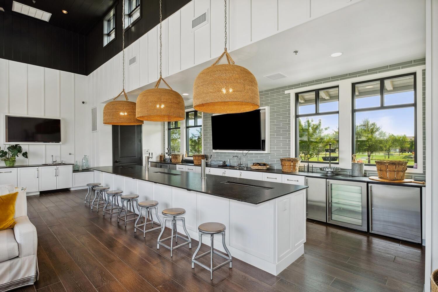 4338 Monarch Pl, Madera, CA 93636