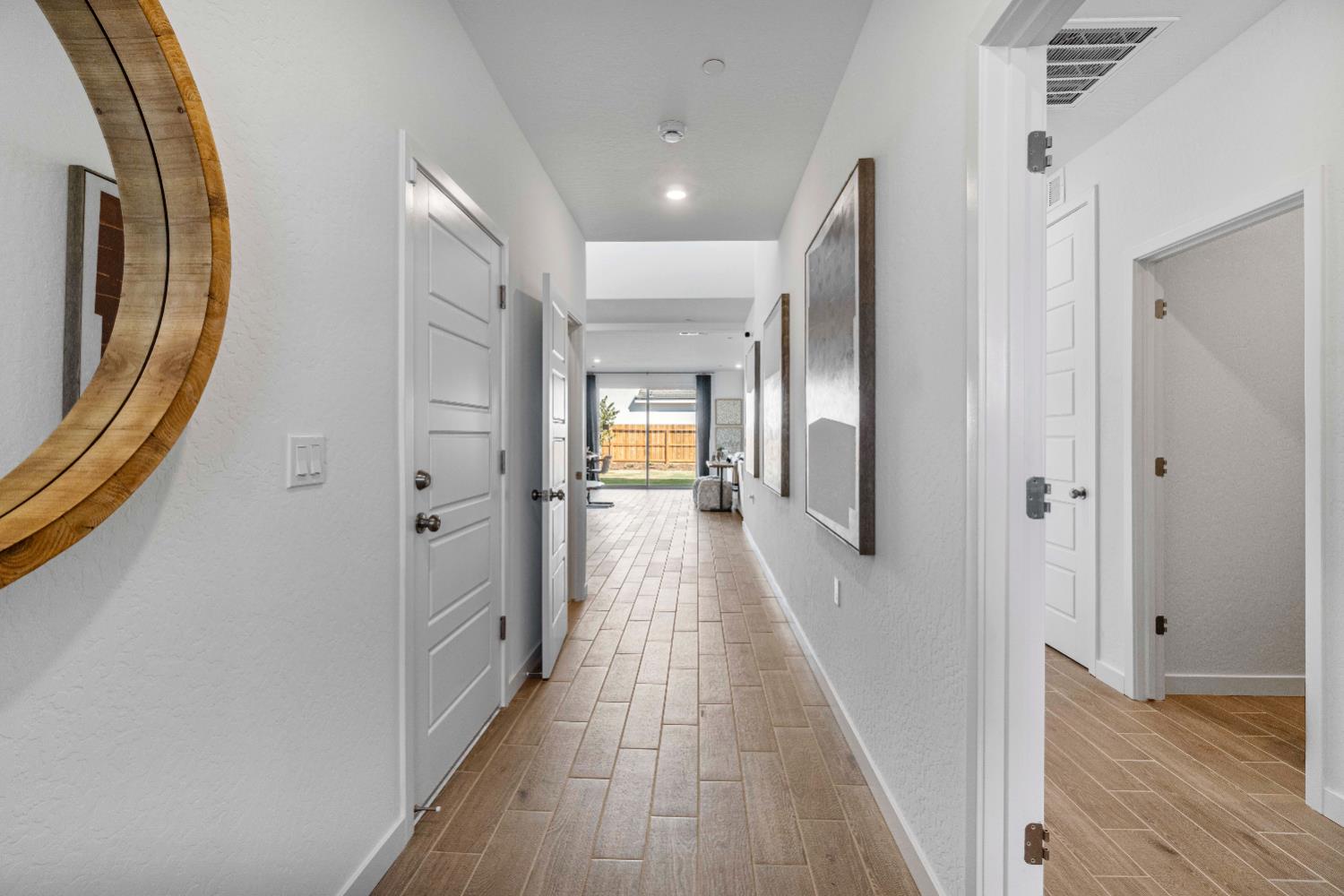 822 Traverse Dr S, Madera, CA 93636