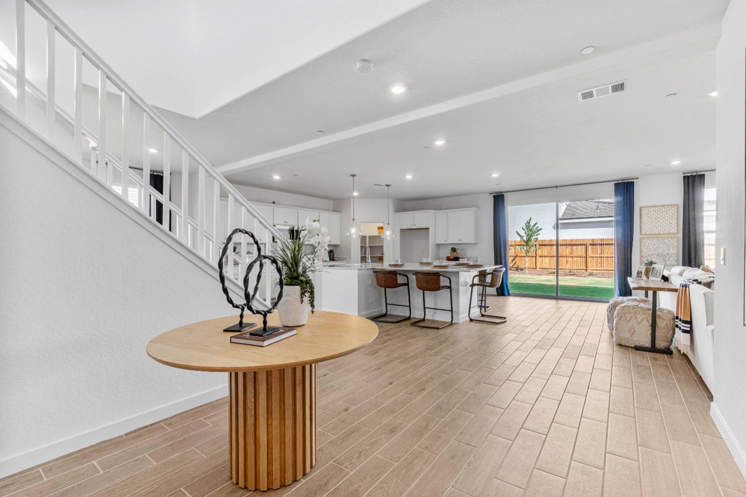 822 Traverse Dr S, Madera, CA 93636