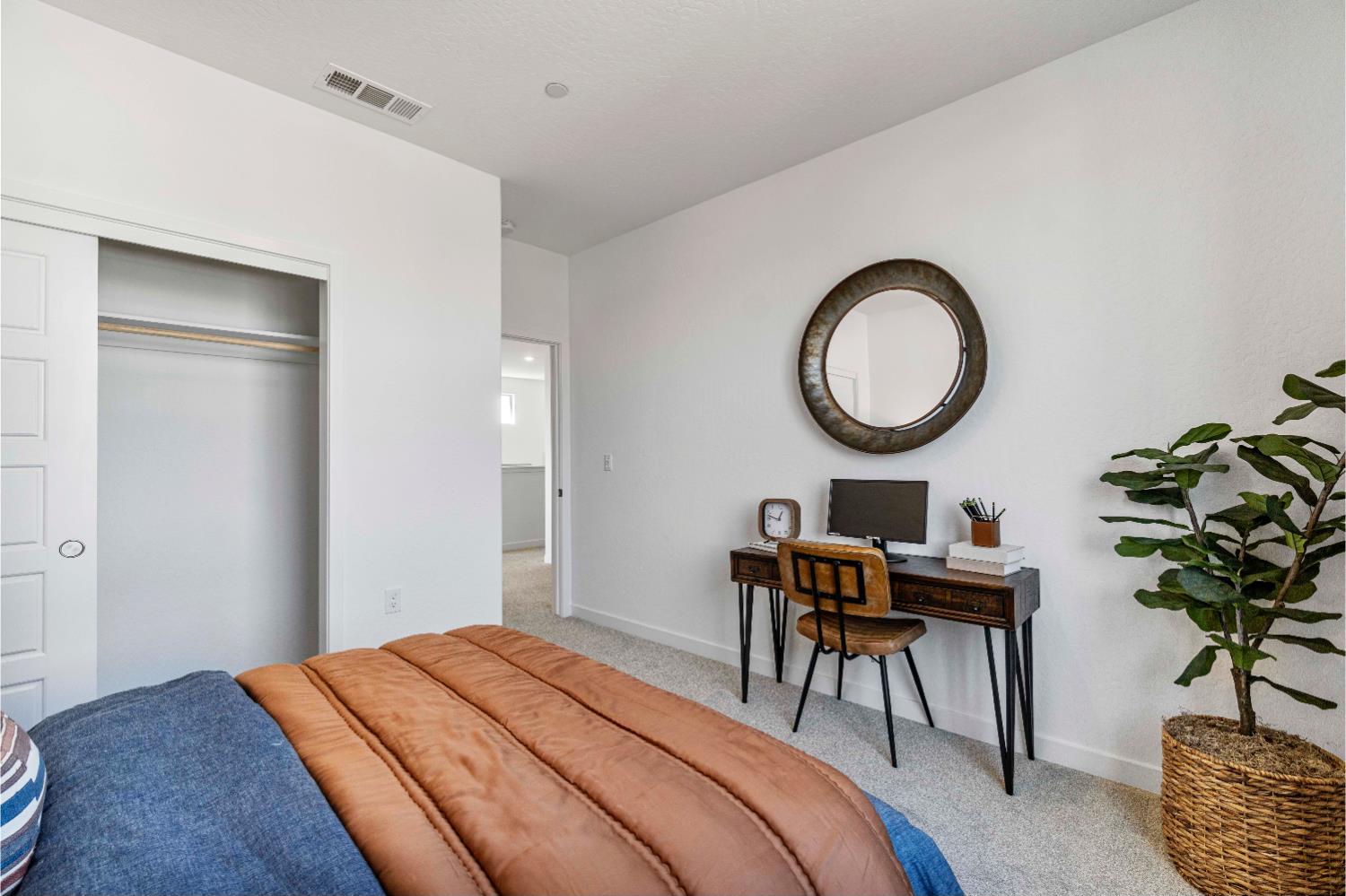 822 Traverse Dr S, Madera, CA 93636