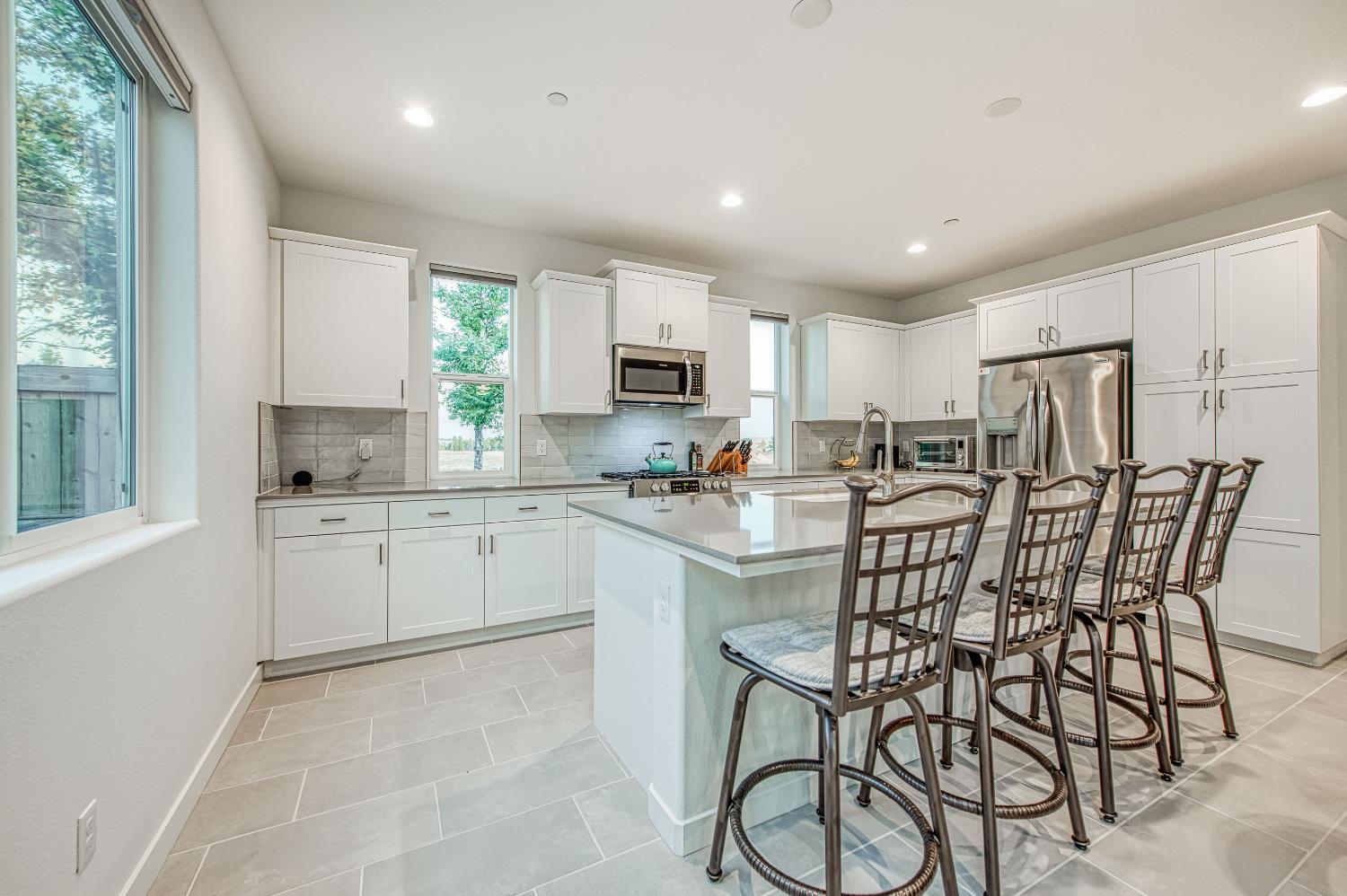 849 Livio Way, Madera, CA 93636