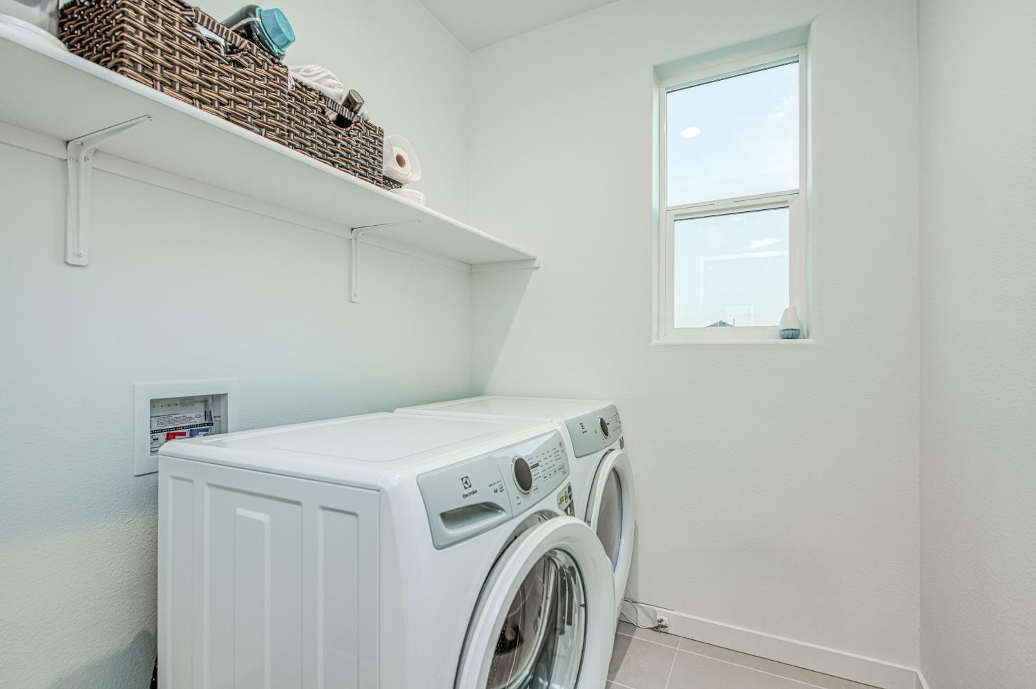 849 Livio Way, Madera, CA 93636