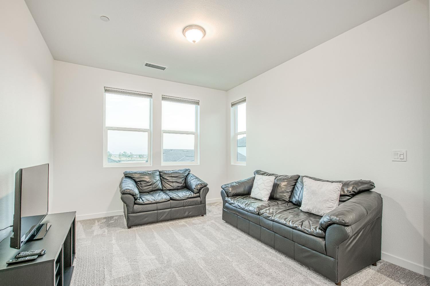 849 Livio Way, Madera, CA 93636