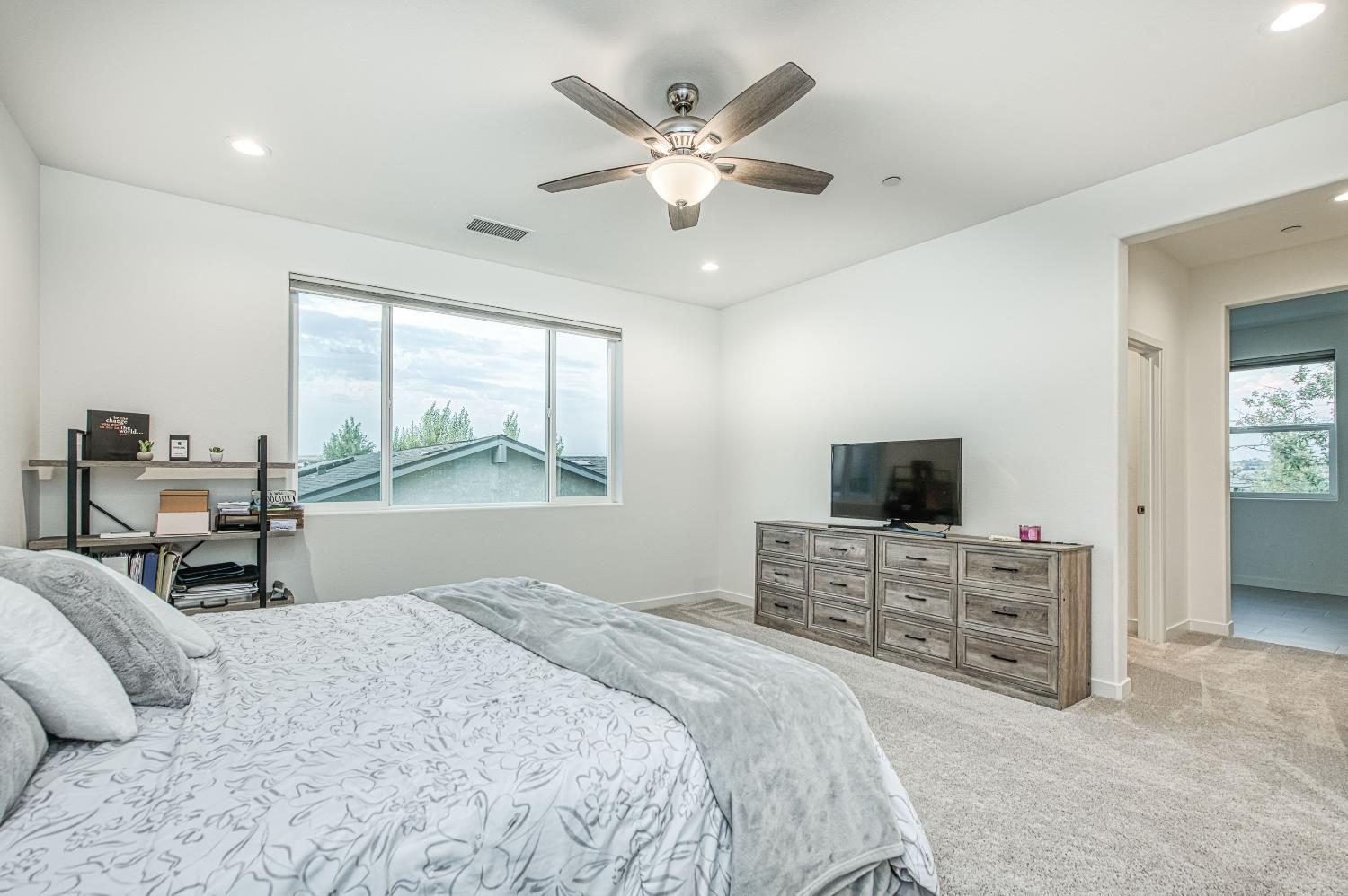 849 Livio Way, Madera, CA 93636