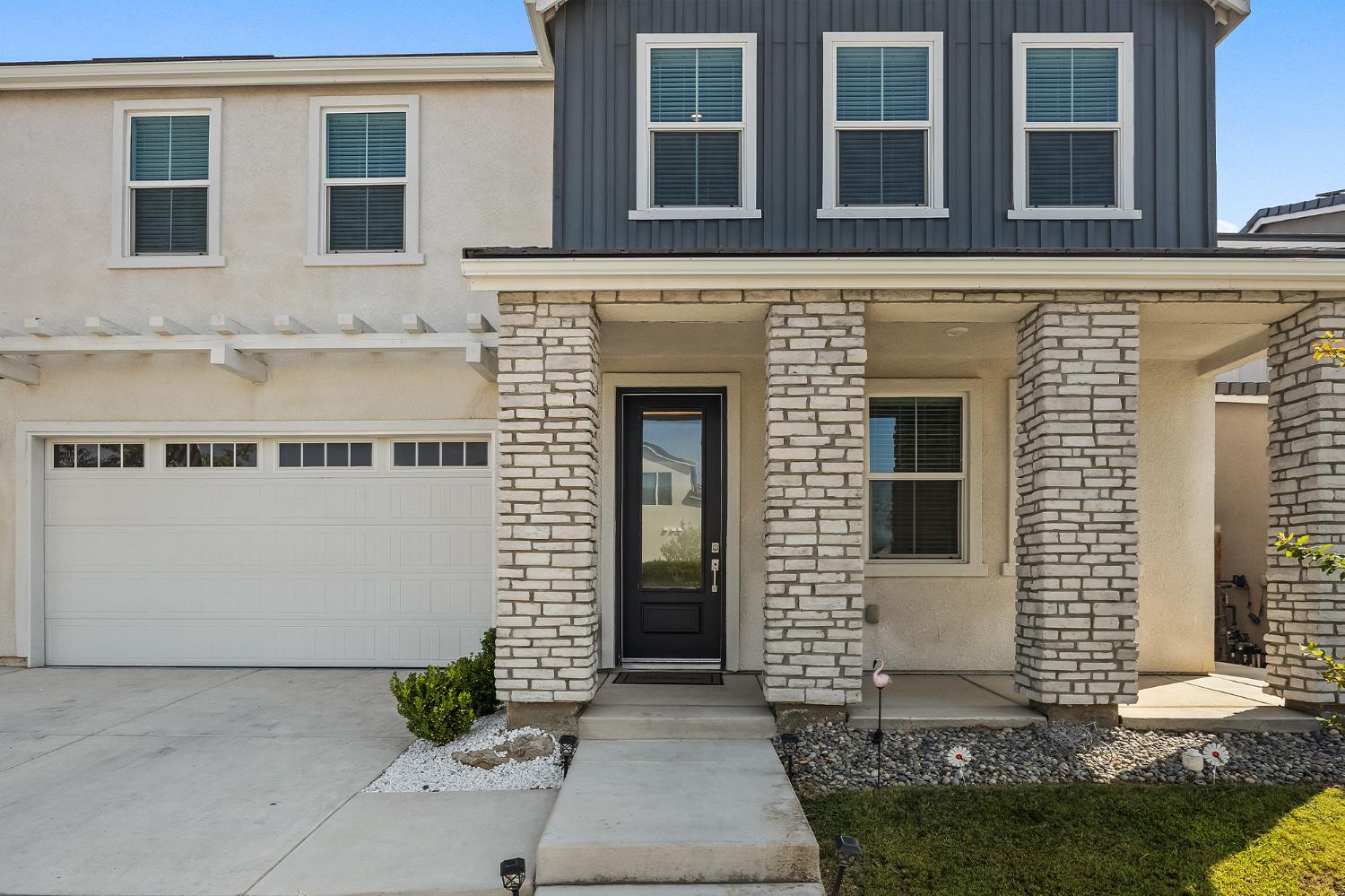 153 Boulder Dr S, Madera, CA 93636