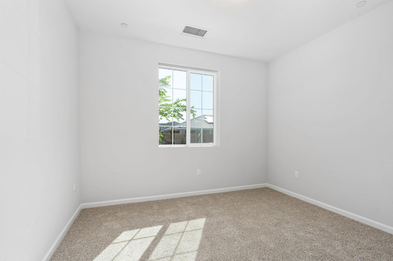 1266 Talus Way S, Madera, CA 93636