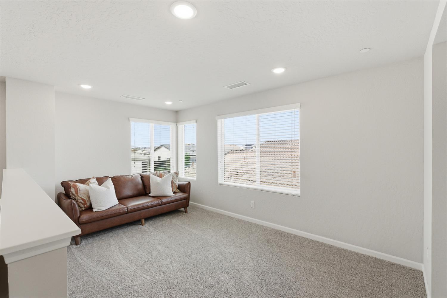 503 Cathedral Ct S, Madera, CA 93636