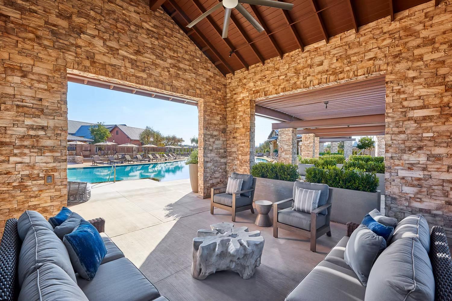 503 Cathedral Ct S, Madera, CA 93636