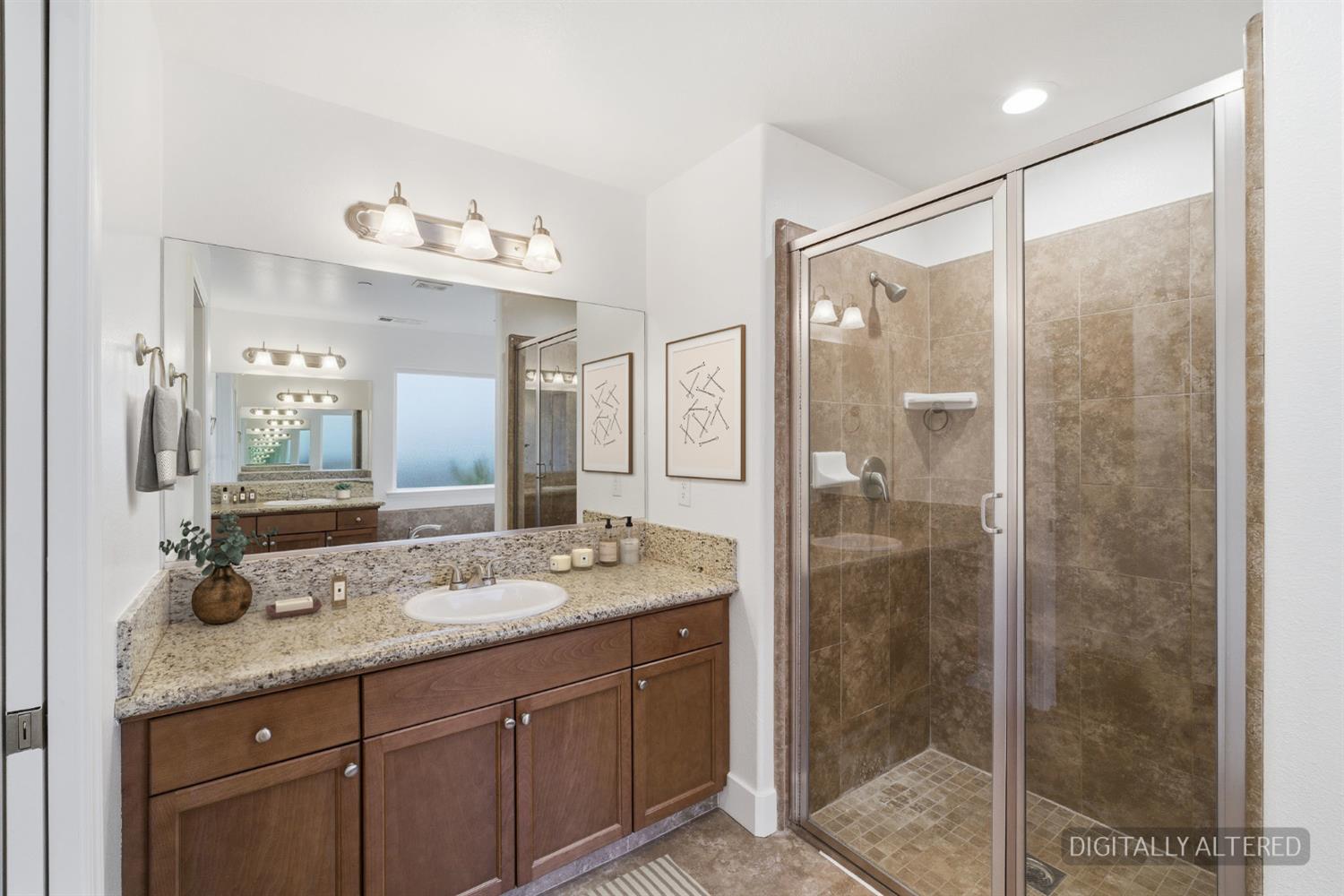 3579 Marina Dr, Madera, CA 93637