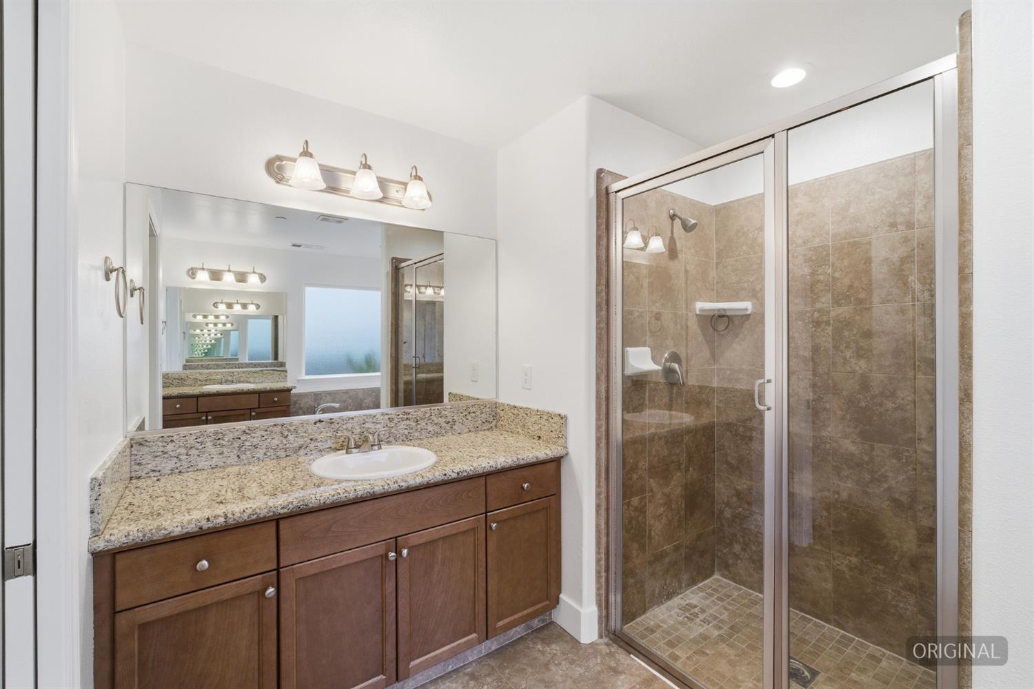 3579 Marina Dr, Madera, CA 93637