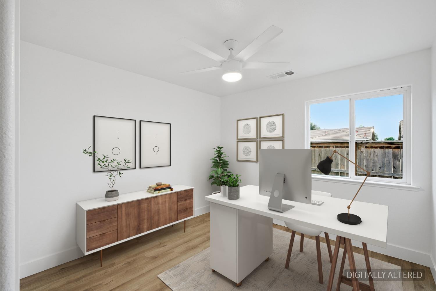 3579 Marina Dr, Madera, CA 93637