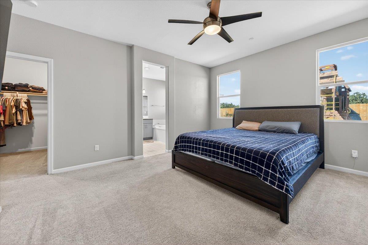 1442 Encantada Ave, Madera, CA 93637