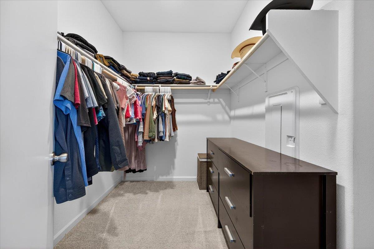 1442 Encantada Ave, Madera, CA 93637