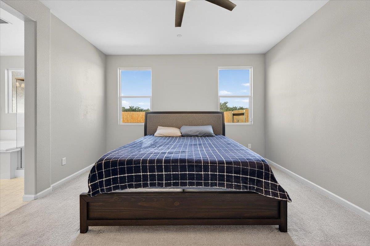 1442 Encantada Ave, Madera, CA 93637