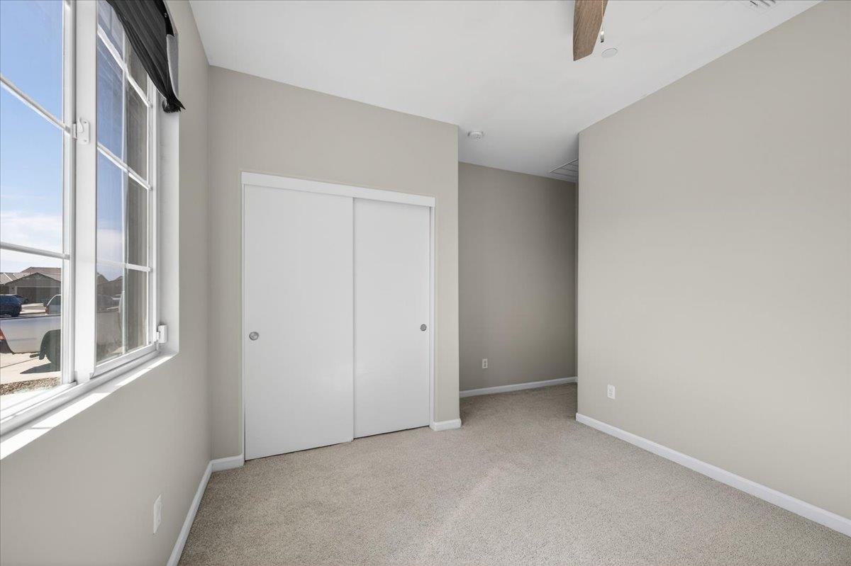 1442 Encantada Ave, Madera, CA 93637