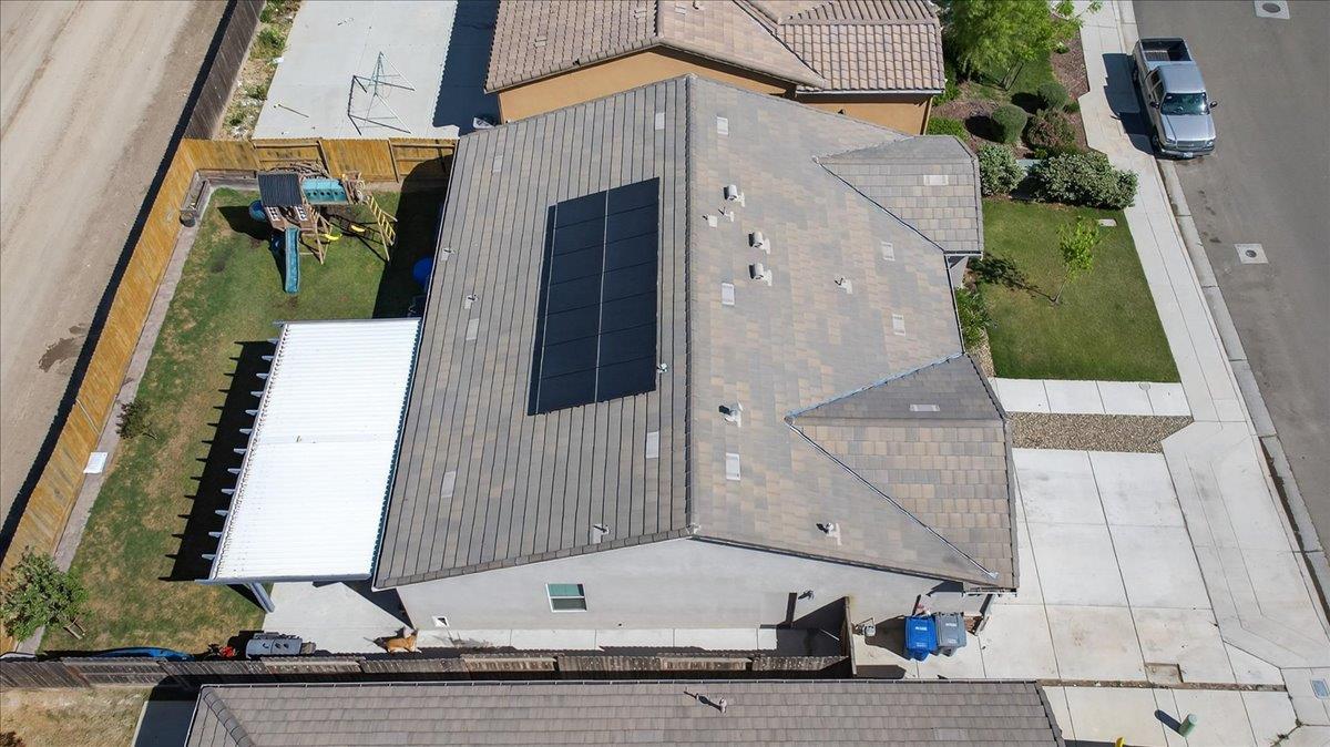 1442 Encantada Ave, Madera, CA 93637