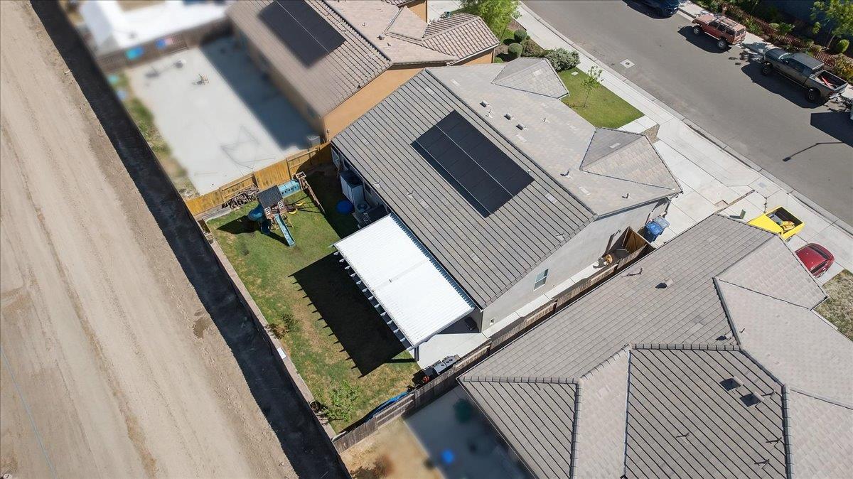 1442 Encantada Ave, Madera, CA 93637