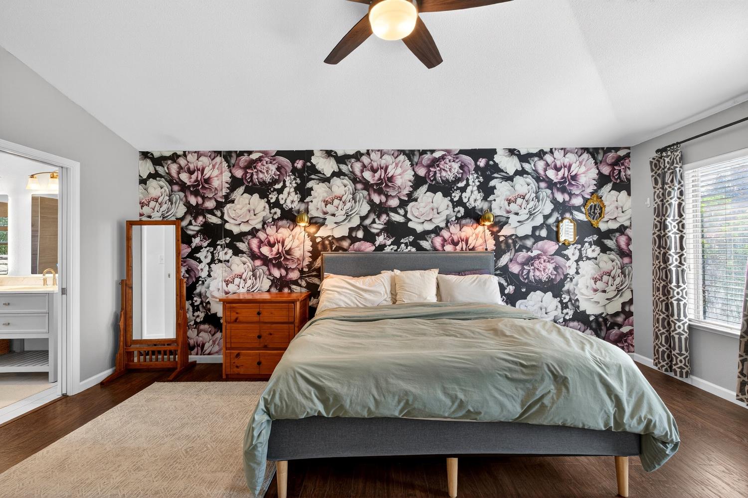 3130 Hillcrest Ct, Madera, CA 93637