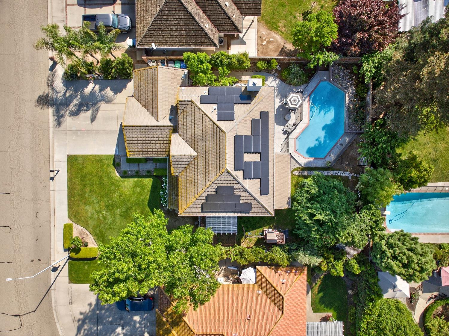 3130 Hillcrest Ct, Madera, CA 93637