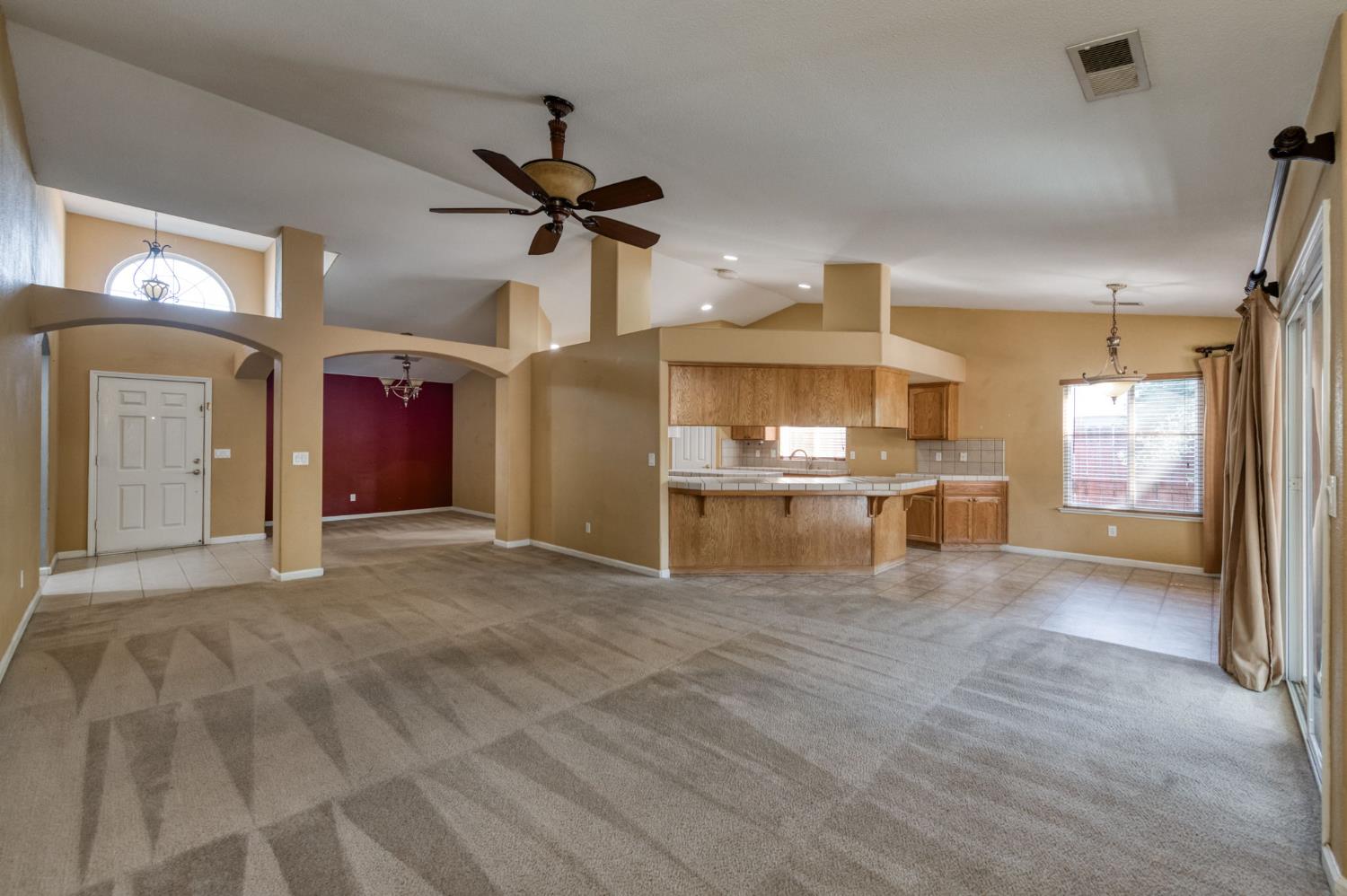 168 Makenna Dr, Madera, CA 93637