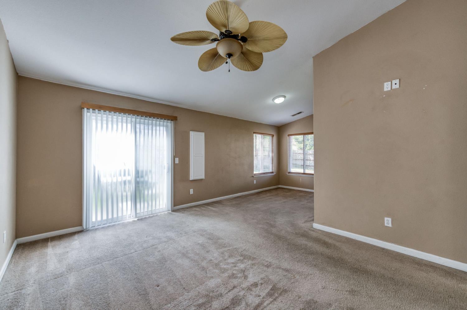 168 Makenna Dr, Madera, CA 93637