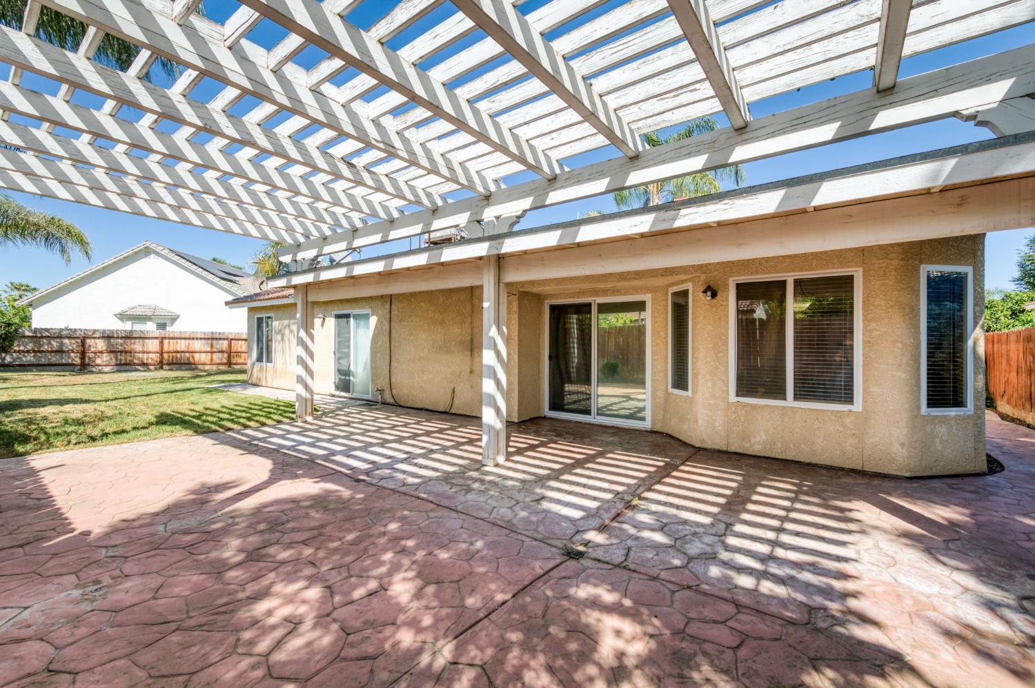 168 Makenna Dr, Madera, CA 93637