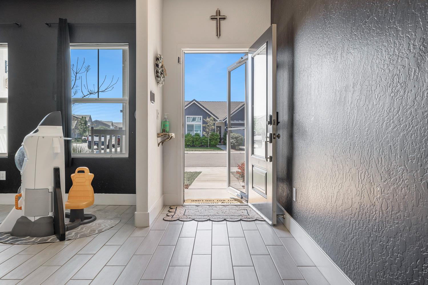 246 Huntington Ave S, Madera, CA 93636