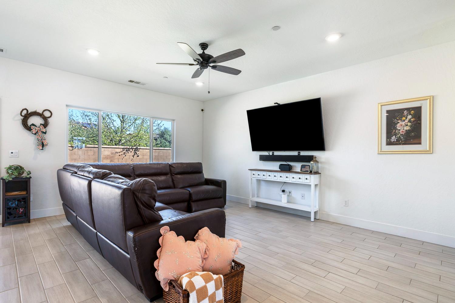 246 Huntington Ave S, Madera, CA 93636