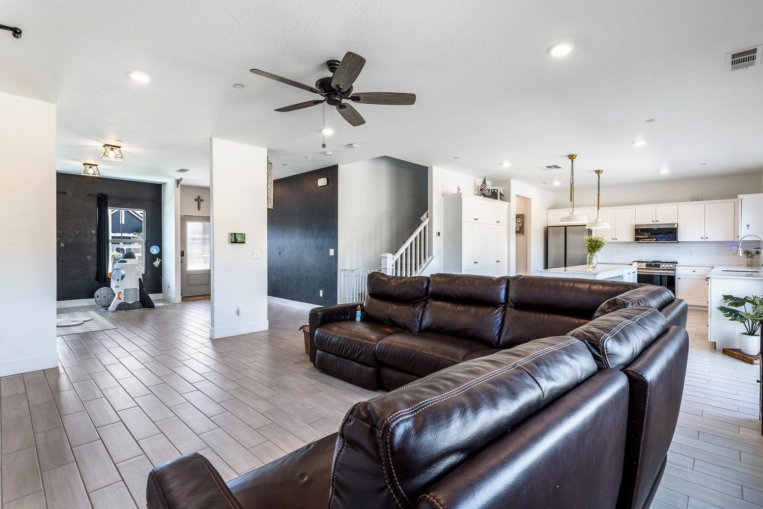 246 Huntington Ave S, Madera, CA 93636