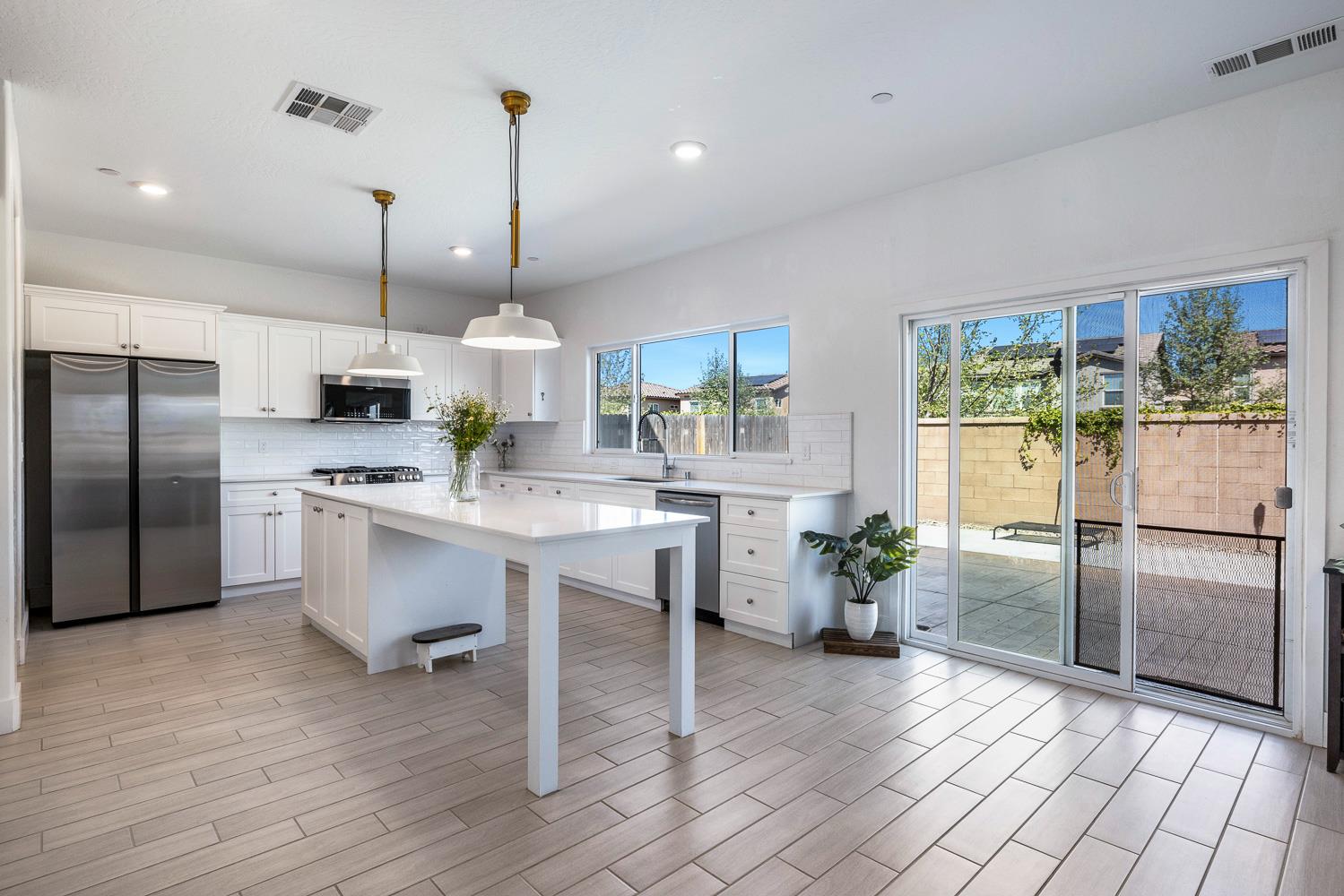 246 Huntington Ave S, Madera, CA 93636