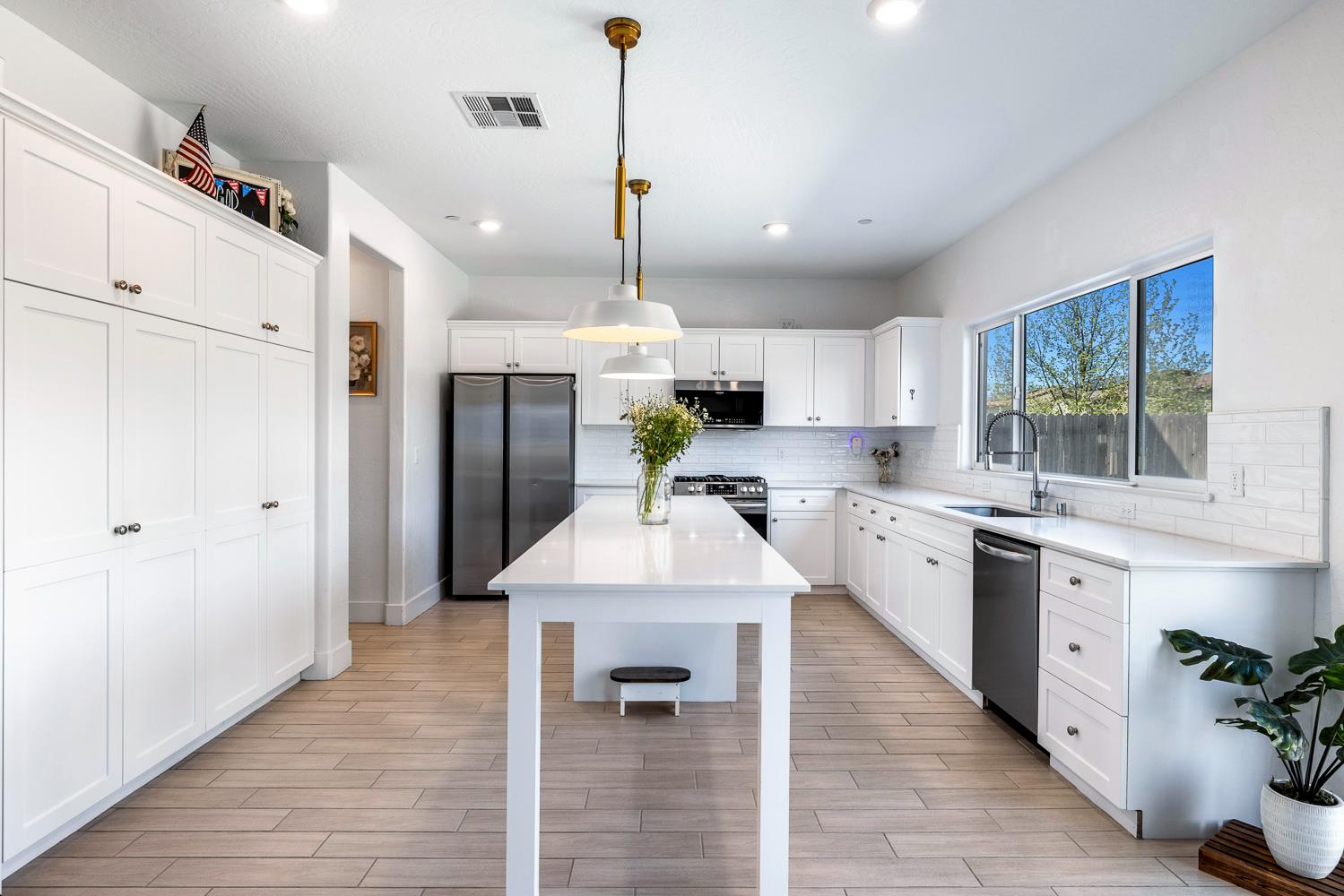 246 Huntington Ave S, Madera, CA 93636