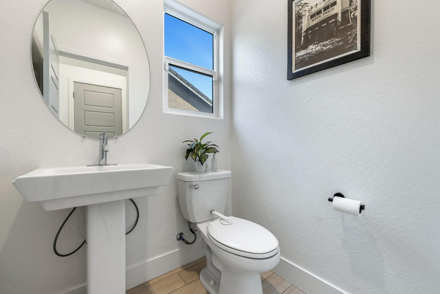 246 Huntington Ave S, Madera, CA 93636