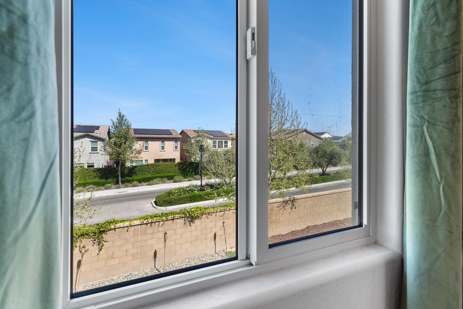 246 Huntington Ave S, Madera, CA 93636