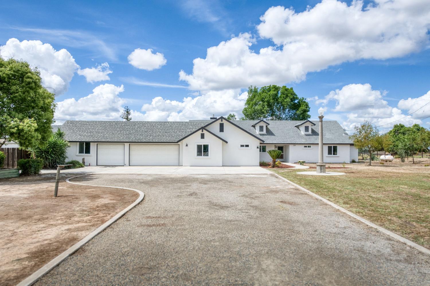 16564 Monreal Rd, Madera, CA 93636