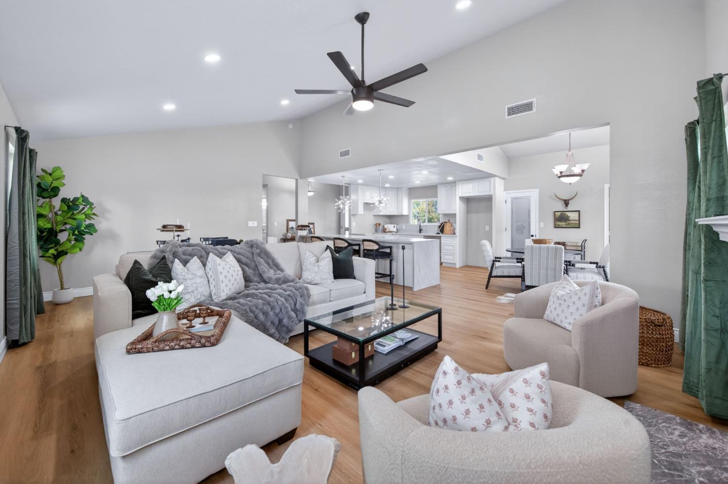 16564 Monreal Rd, Madera, CA 93636