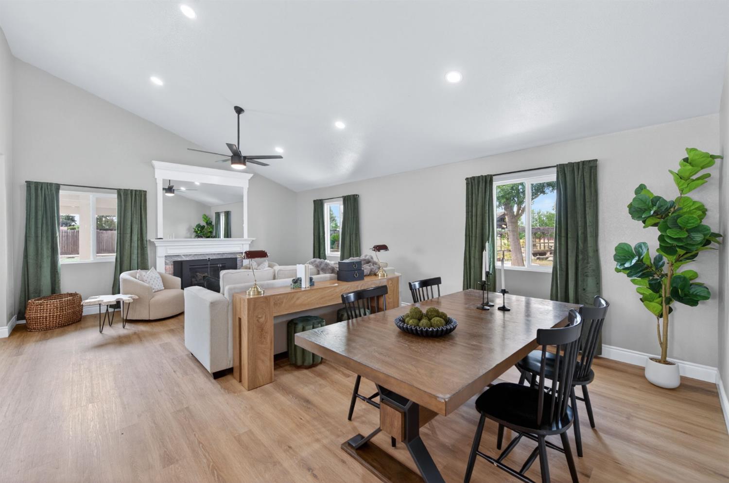 16564 Monreal Rd, Madera, CA 93636