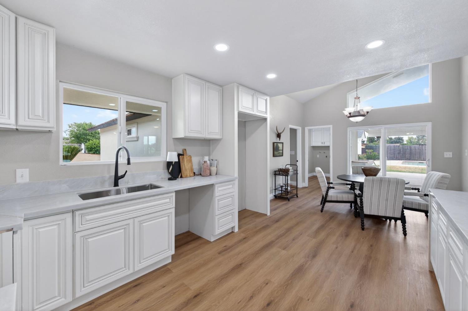 16564 Monreal Rd, Madera, CA 93636